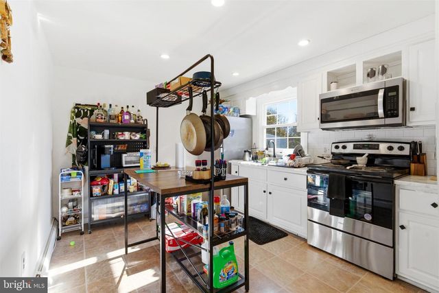 146 WALNUT ST, Mont Clare, PA 19453