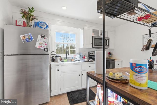 146 WALNUT ST, Mont Clare, PA 19453