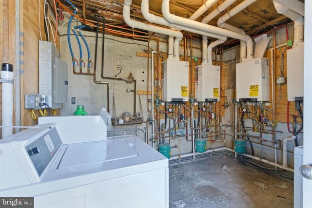 146 WALNUT ST, Mont Clare, PA 19453