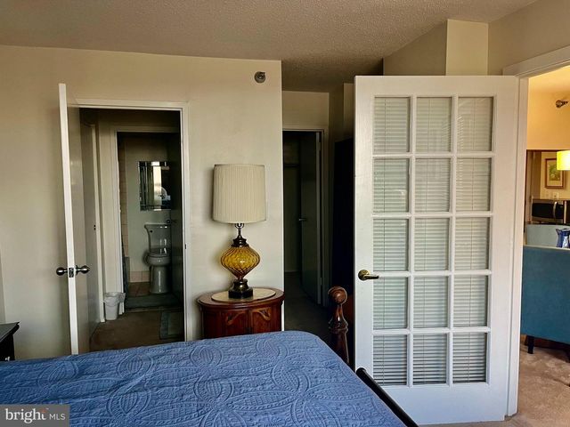 1808 OLD MEADOW RD #1104, Mclean, VA 22102