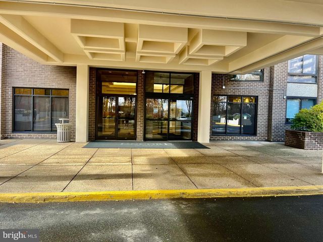 1808 OLD MEADOW RD #1104, Mclean, VA 22102