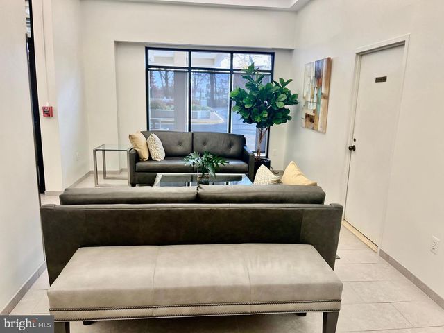 1808 OLD MEADOW RD #1104, Mclean, VA 22102