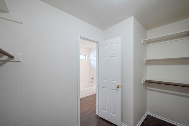 3006 Greenlawn ST, Taylor, TX 76574