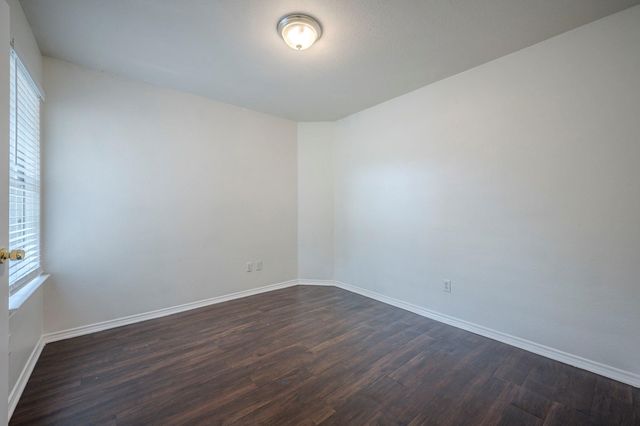 3006 Greenlawn ST, Taylor, TX 76574