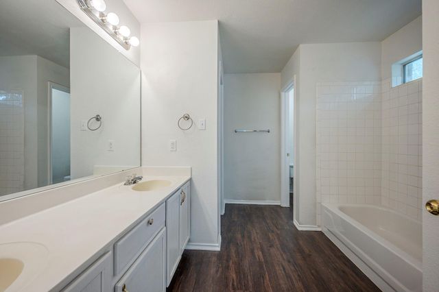 3006 Greenlawn ST, Taylor, TX 76574