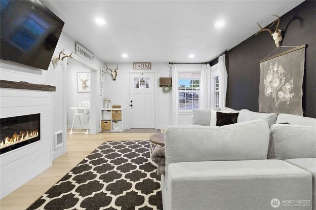 2405 Sunrise Street, Kelso, WA 98626