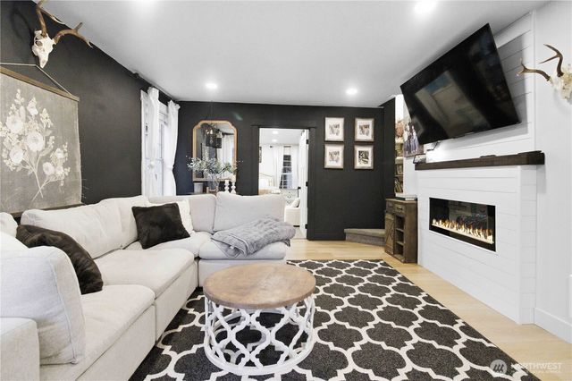 2405 Sunrise Street, Kelso, WA 98626