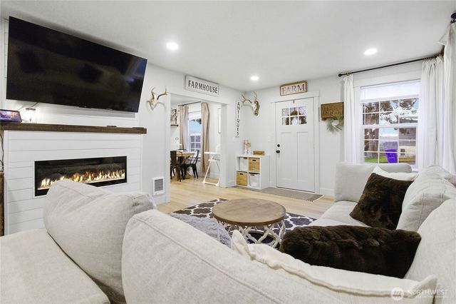 2405 Sunrise Street, Kelso, WA 98626