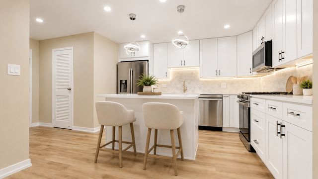 8815 W Golf Road 8F, Niles, IL 60714