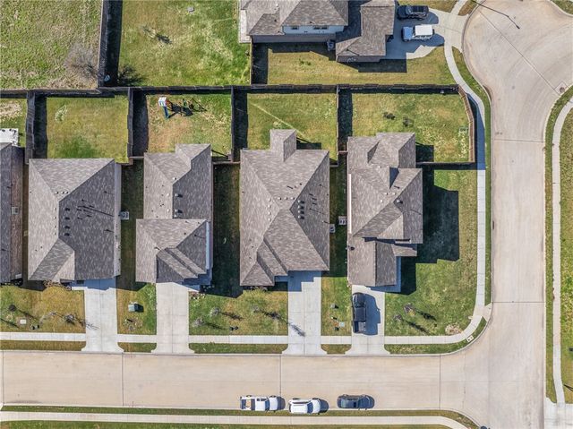 2402 River Way Drive, Navasota, TX 77868