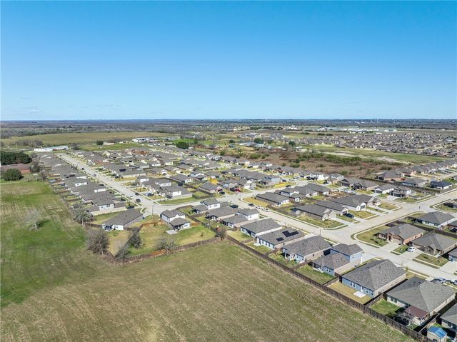 2402 River Way Drive, Navasota, TX 77868