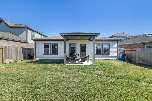 2402 River Way Drive, Navasota, TX 77868