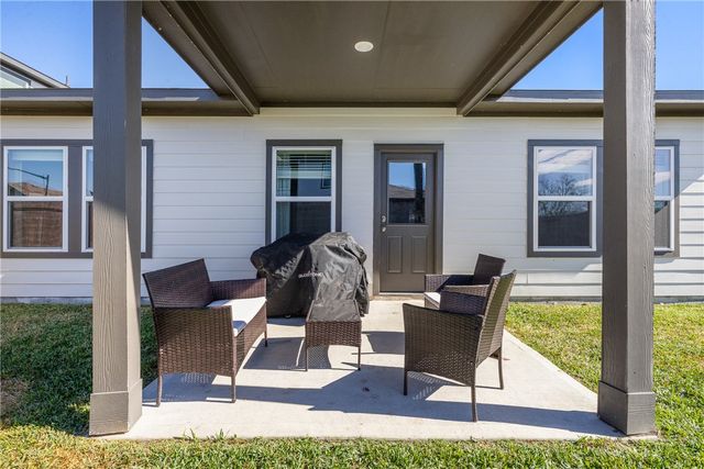 2402 River Way Drive, Navasota, TX 77868