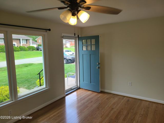 7316 Windemere Dr, Louisville, KY 40214