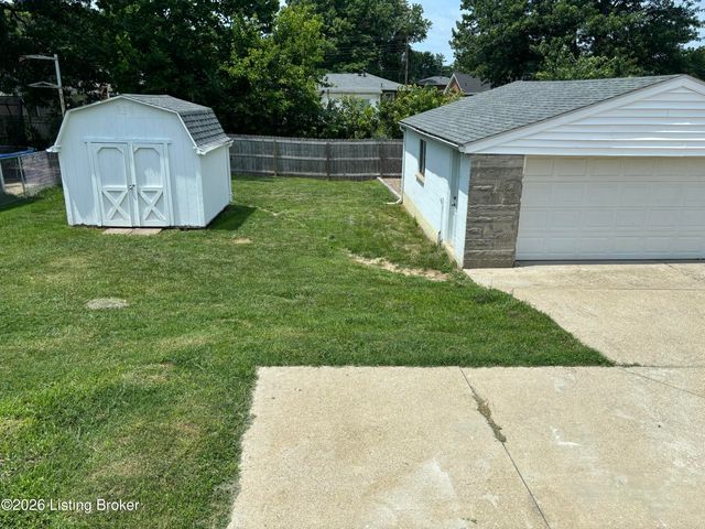 7316 Windemere Dr, Louisville, KY 40214