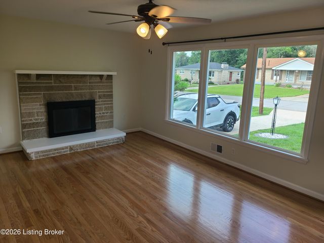7316 Windemere Dr, Louisville, KY 40214