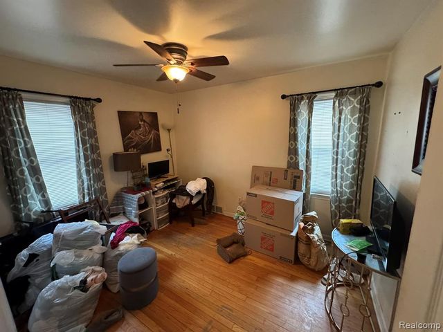 20437 Damman Street, Harper Woods, MI 48225