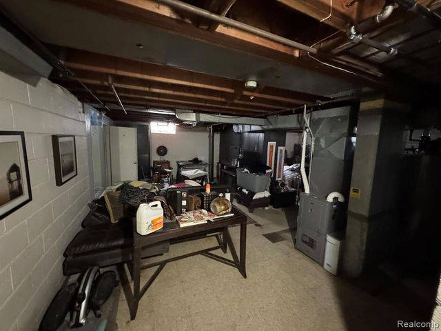 20437 Damman Street, Harper Woods, MI 48225