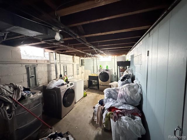 20437 Damman Street, Harper Woods, MI 48225