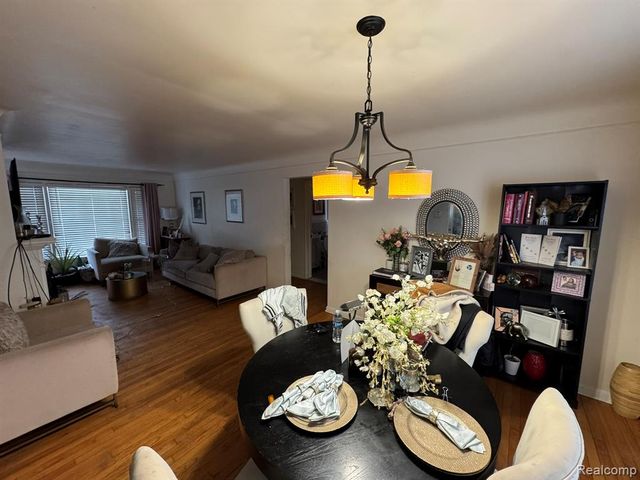 20437 Damman Street, Harper Woods, MI 48225