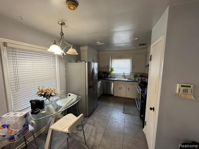 20437 Damman Street, Harper Woods, MI 48225