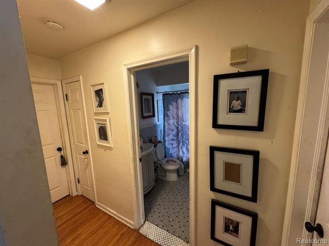 20437 Damman Street, Harper Woods, MI 48225