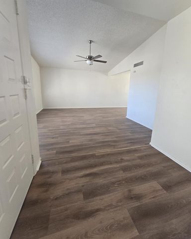 2526 N 45th Avenue, Phoenix, AZ 85035