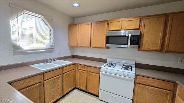 5002 South Rainbow Boulevard 103, Las Vegas, NV 89118