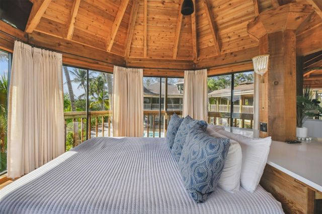 7147 LA LENAIRE DRIVE, Longboat Key, FL 34228