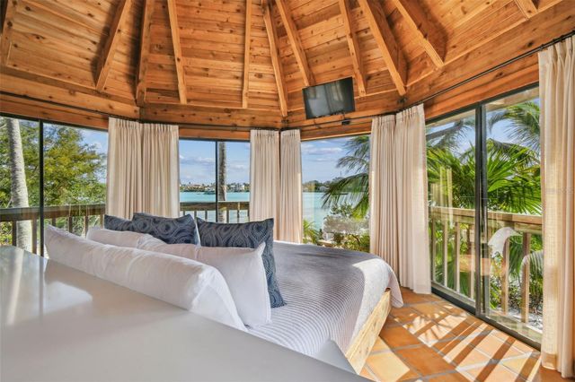 7147 LA LENAIRE DRIVE, Longboat Key, FL 34228