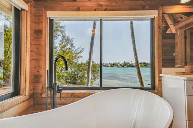 7147 LA LENAIRE DRIVE, Longboat Key, FL 34228