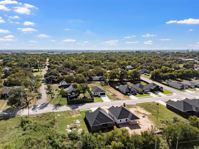 711 N College Street, West, TX 76691