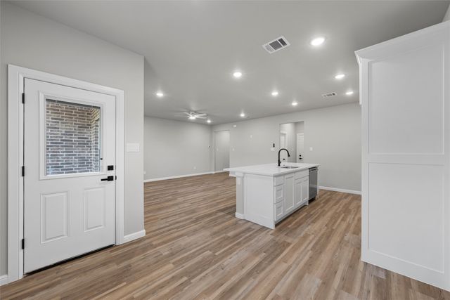 711 N College Street, West, TX 76691