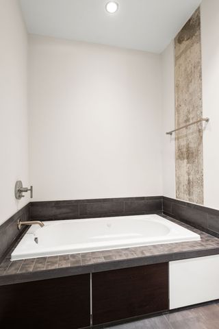 700 12th Ave S Unit 1411, Nashville, TN 37203