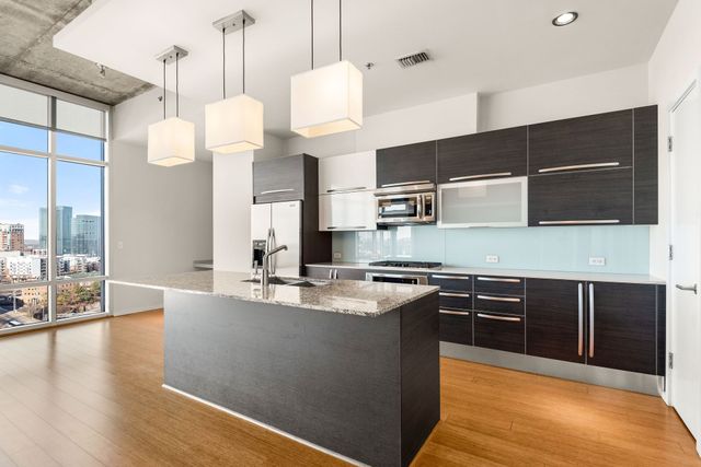 700 12th Ave S Unit 1411, Nashville, TN 37203