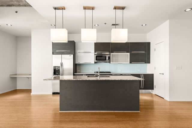 700 12th Ave S Unit 1411, Nashville, TN 37203