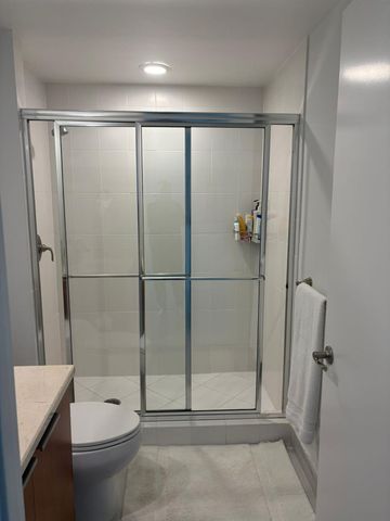 2650 Lake Shore Drive 803, Riviera Beach, FL 33404