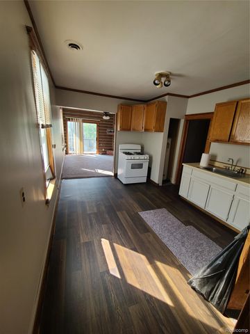3387 Comstock Street, Hamtramck, MI 48212