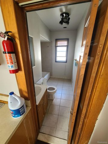 3387 Comstock Street, Hamtramck, MI 48212