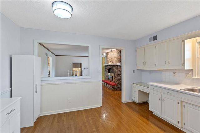 10215 W 101st Street, Overland Park, KS 66212