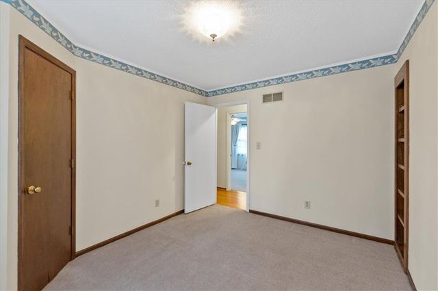 10215 W 101st Street, Overland Park, KS 66212