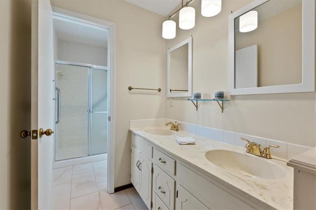 10215 W 101st Street, Overland Park, KS 66212