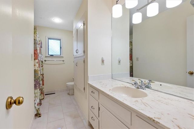 10215 W 101st Street, Overland Park, KS 66212