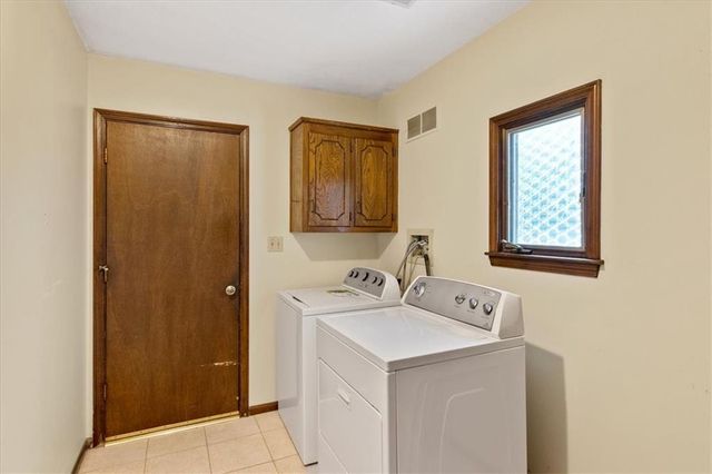 10215 W 101st Street, Overland Park, KS 66212