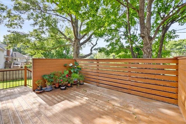 10215 W 101st Street, Overland Park, KS 66212