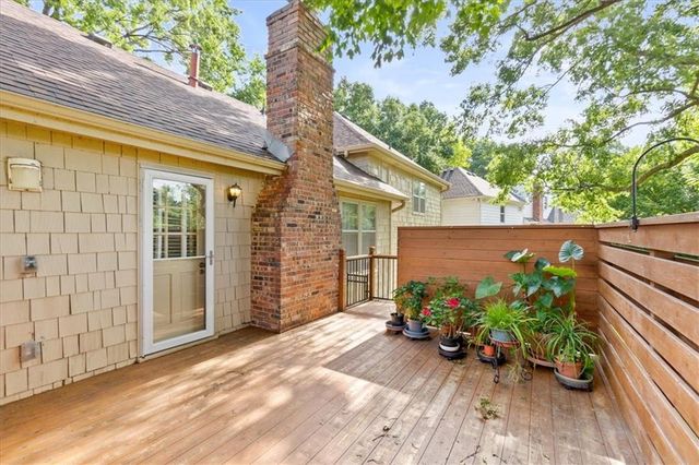 10215 W 101st Street, Overland Park, KS 66212