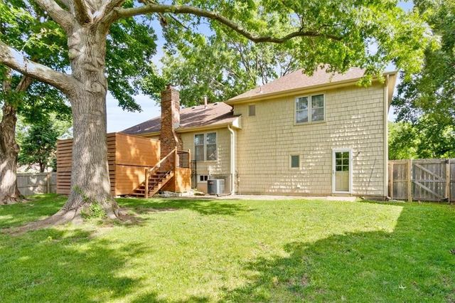 10215 W 101st Street, Overland Park, KS 66212