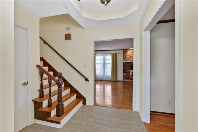 10215 W 101st Street, Overland Park, KS 66212