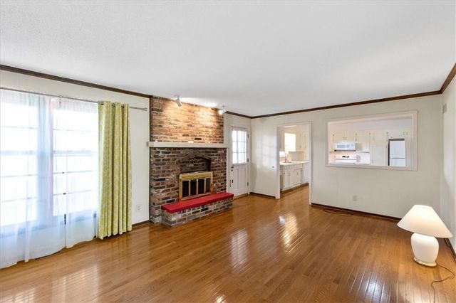 10215 W 101st Street, Overland Park, KS 66212