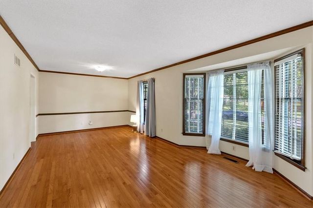 10215 W 101st Street, Overland Park, KS 66212